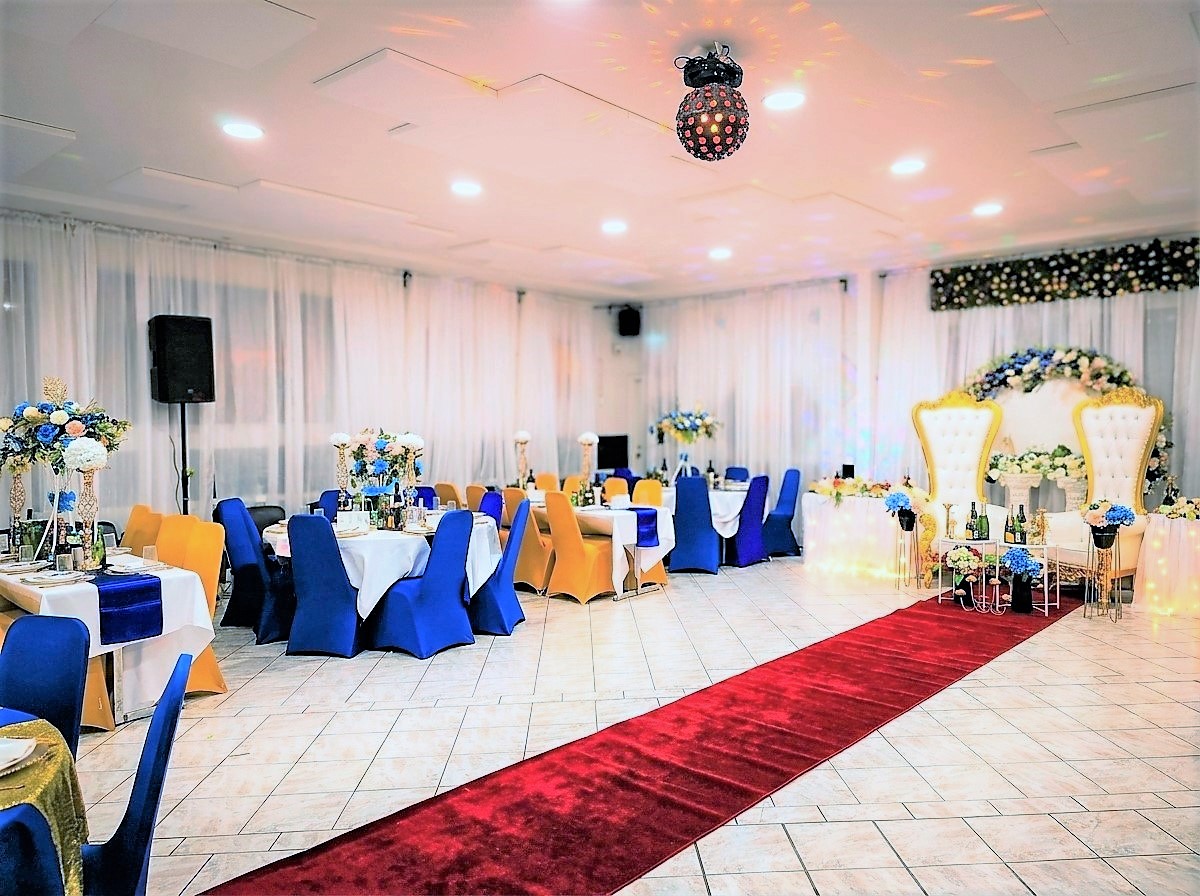 Royal Blue & Gold Reception
